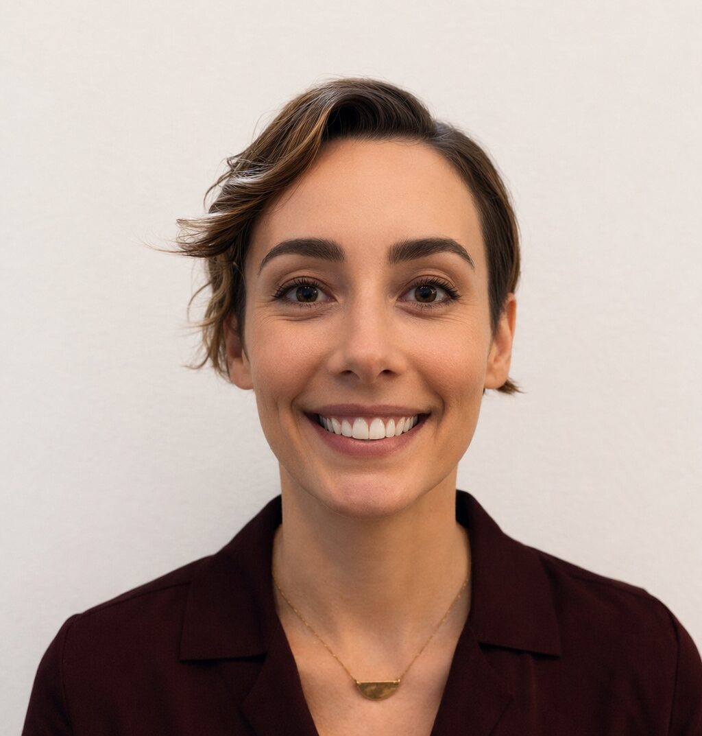 Mel Janczyk Headshot